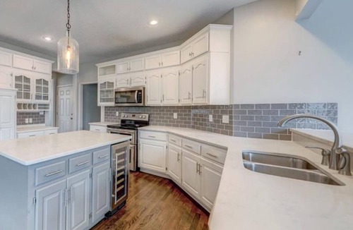 Overland Park House | Welcome World Cup fans to this Spacious 5-bedroom house with Modern updates