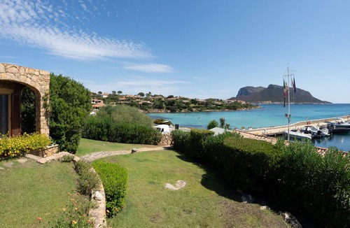 Baia Caddinas Villa | Welcomely - Villa Acqua Marina