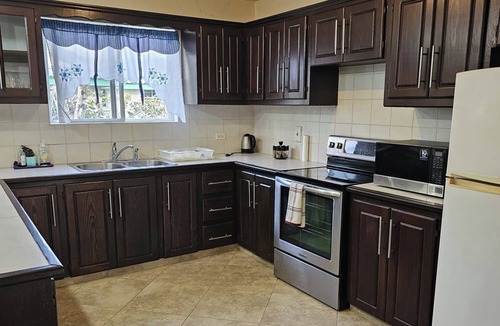 Christie Apartment | Welcoming 1-bedroom apartment in St Thomas.