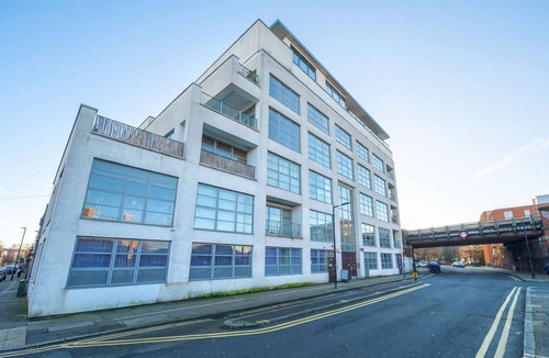Camberwell Green Apartment | Welcoming 1-bedroom apartment in the heart of London