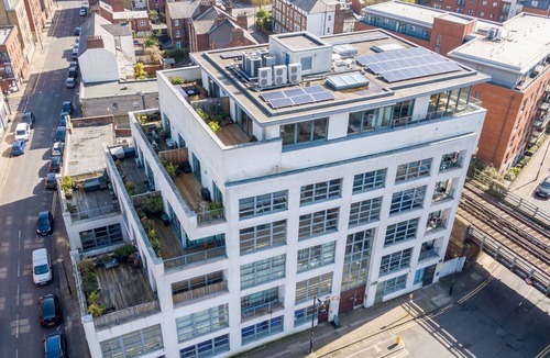 Camberwell Green Apartment | Welcoming 1-bedroom apartment in the heart of London