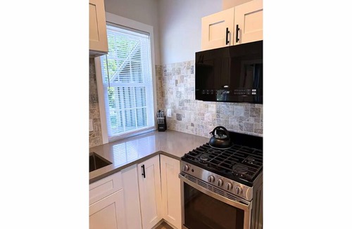 Yardville-Groveville Apartment | Welcoming 2-bedroom 1-bathroom apartment with central AC in Hamilton Township