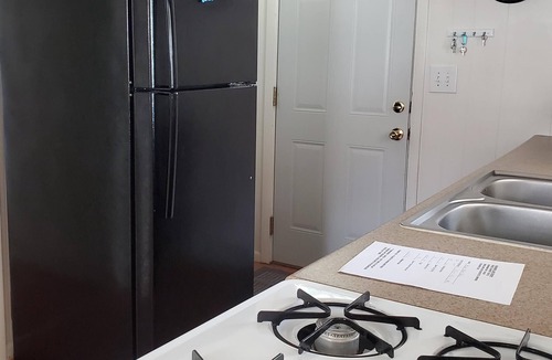 Shawano Cottage | Welcoming 2-bedroom cottage with AC in charming Shawano