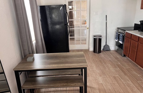 North Hyde Park House | Welcoming 2-bedroom house close to the airport, Tampa Stadium, malls and dining.