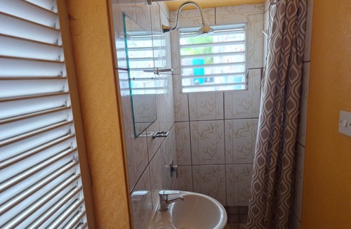 Husbands Apartment | Welcoming apartment with AC in the heart of Oxnards