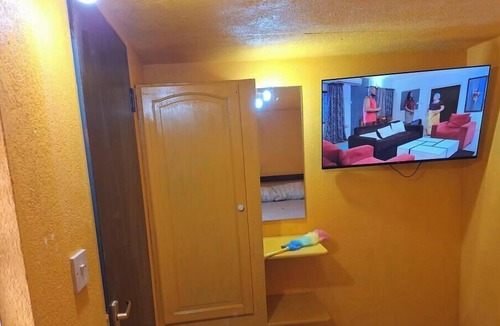 Husbands Apartment | Welcoming apartment with AC in the heart of Oxnards