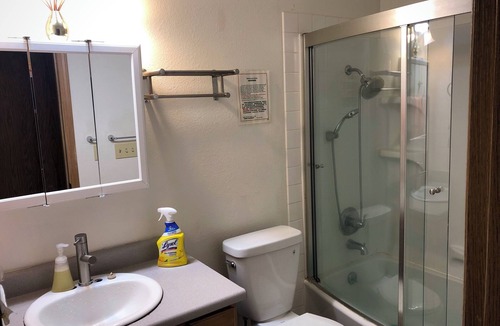 Renton Bed & Breakfast | Welcoming bed & breakfast Separate kitchenette with WiFi in Renton