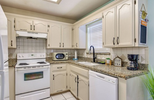 Edinburg Apartment | Welcoming Edinburg Apartment - Pet Friendly!