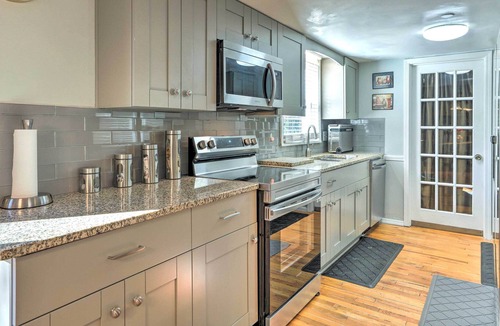 Stone Mountain House | Welcoming Stone Mountain Home - Hiking Nearby