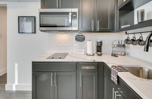Norwood Apartment | Welcoming Studio ~ 8 Mi to Downtown Cincinnati!