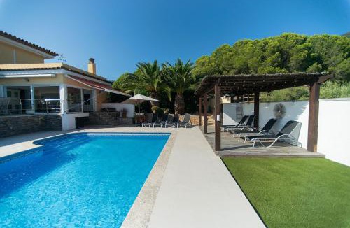 Palau-Saverdera Villa | WELCS VILLA 278 EMP con piscina y vista panoramica