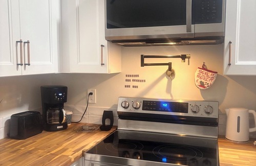 McDonough Apartment | Well-appointed 2-BDRM Private Luxury Apartment Home in McDonough.