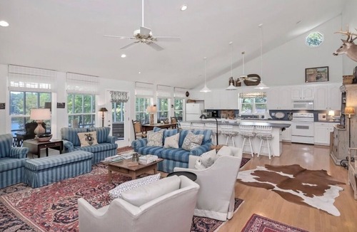 Ridgeway House | Well-appointed 5-bedroom, 5 bathroom house on gorgeous Lake Wateree with AC