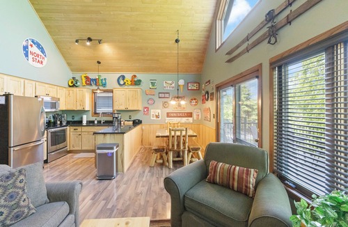 Biwabik Ski Chalet | Well-appointed lakefront villa with gameroom at Giants Ridge