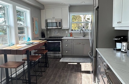 Hunts Point House | WELL-APPOINTED OCEAN-FRONT BEACH HOUSE near Summerville Beach, Nova Scotia