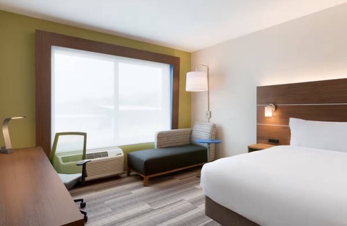 Roselawn Finance Hotel | Well-Appointed Space w/Blackout Blinds for Restful Nights – Great Location