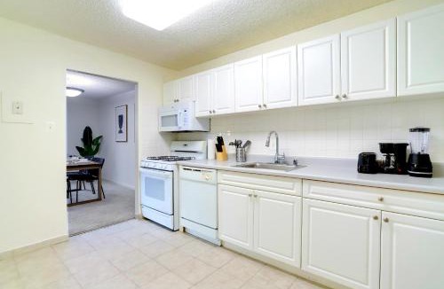 Crystal City Apartment | Well-Equipped Apartment Close to Metro Station