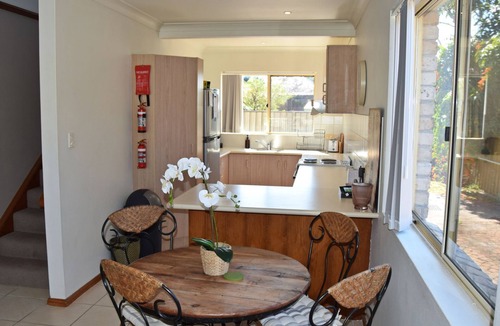South West Rocks Apartment | Well-equipped two storey townhouse situated close to town with only a short walk to the shops and be