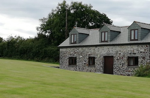 Hartland House | Well equipped four bedroom property with plenty of space in a rural location.