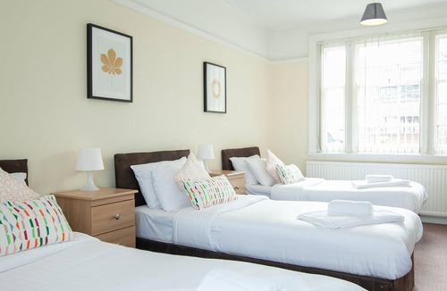 Bootle Hotel | Well equipped large quadruple/family room @Jollys
