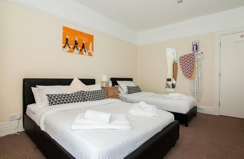 Bootle Hotel | Well equipped large triple/family room 6@The Jolly