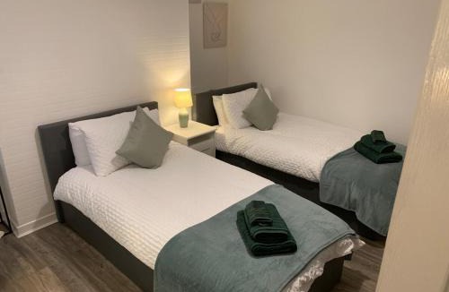 Trafford Apartment | Well-equipped studio apartment