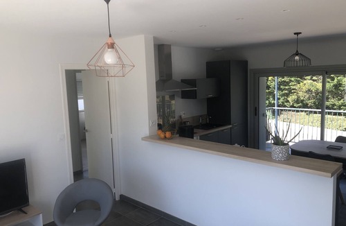 Fouesnant Apartment | Well-exposed T3 apartment with 2 balconies near the beach