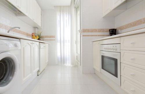 Vinaros Apartment | Well-kept apartment with views of the sea, two swimming pools near Vinaròs