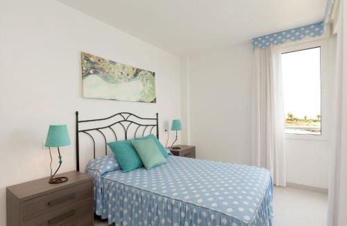 Vinaros Apartment | Well-kept apartment with views of the sea, two swimming pools near Vinaròs