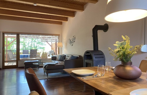 Muritz House | Well-kept vacation home, unobstructed lake view/view of the countryside, 90 m to Fleesensee