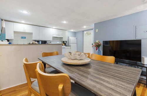 East Cambridge Apartment | Well Located 3 Bed, 1 Bath in Kendall Sq