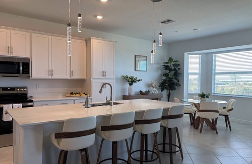 Venice Condo | WELLEN GOLF & COUNTRY CLUB GATAWAY nIn a Modern Style 2 bd Condo