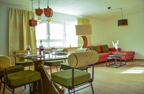Markdorf Apartment | Wellness & Fun am Bodensee - mit Pool, Kino, Tischkicker und Terrasse