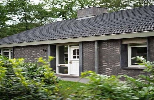 Bosgebied Hoenderloo House | Wellness Home w/Hot Tub