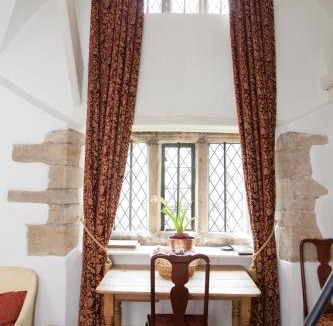 Mathern House | Welsh Gatehouse A Historic Castle Retreat that Welcomes Dogs and Electric Vehicles