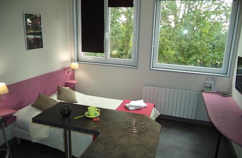 Bessines Apartment | West Appart' Hôtel