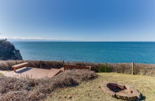 Oak Harbor House | West Beach Waterview