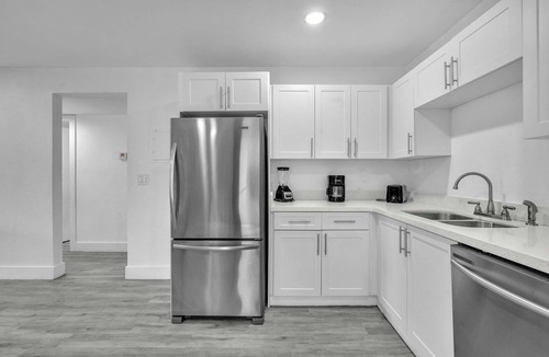 East Little Havana Apartment | West Brickell #3 - Modern 2/1 Apt & Parking
