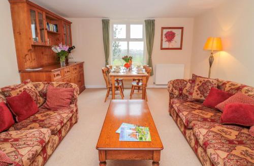 Greenhaugh House | West Burnbank