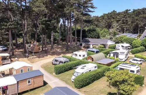 Perros-Guirec Ski Chalet | West Camping - 1 Room Chalet 2 People Without sanitary facilities