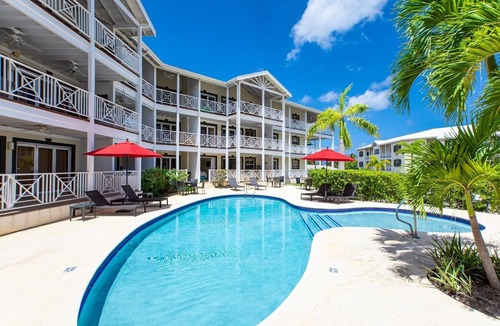 Weston Condo | West Coast, 3 Bedroom, Poolside Condo- Walking Distance to the Beach!