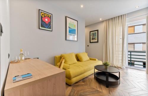 Split Bed & Breakfast | West Coast Deluxe Rooms
