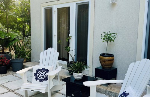 Gibbs Bay House | West Coast Paradise - Less than 3 min walk to Gibbes Beach!