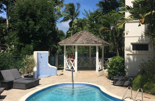Gibbs Bay House | West Coast Paradise - Less than 3 min walk to Gibbes Beach!