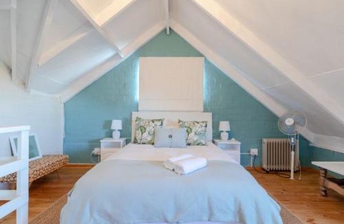 Grotto Bay House | West Coast Seaside Getaway