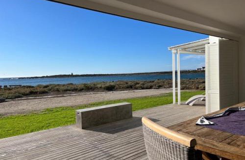 Jacobs Bay House | West Coast Shores