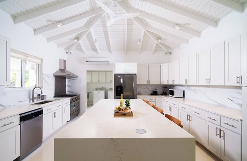 Porters House | West Coast Villa | Walk to Beach | Private Pool - Haynes House