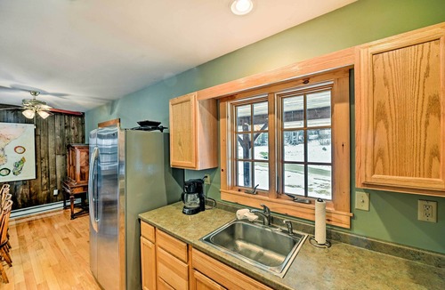 West Dover Cottage | West Dover Home w/Deck ~ 2 Mi to Mount Snow!