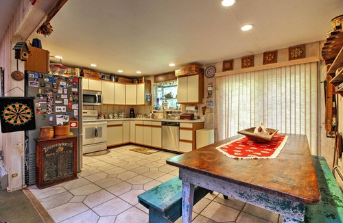 West Dover Cottage | West Dover Vacation Rental w/Hot Tub Near Mt Snow