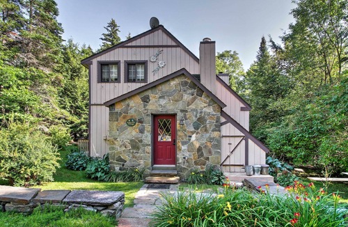 West Dover Cottage | West Dover Vacation Rental w/Hot Tub Near Mt Snow
